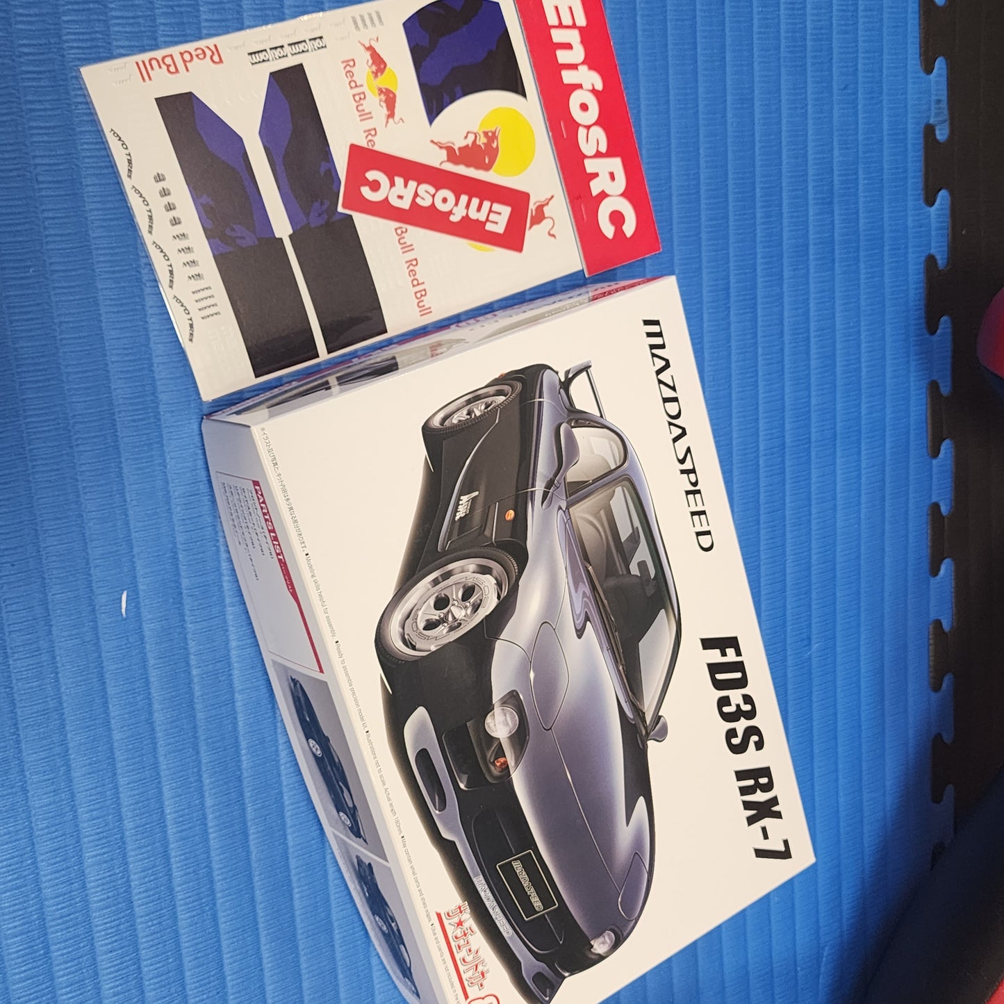 Aoshima Mazda Speed RX7 + Redbull Waterslides